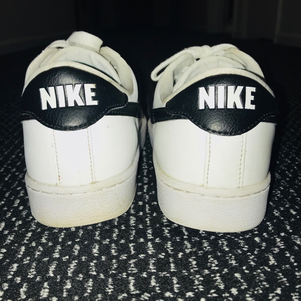 NIKE Court Royale AC Sneakers